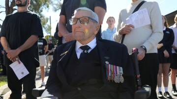 98 year old, Gil Inglis served with the Royal Australian Navy on West Australia. Photo Vic Silk
