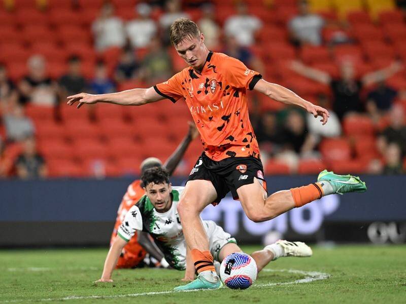 Brisbane Roar striker Thomas Waddingham has four goals in his last three A-League Men games. (Darren England/AAP PHOTOS)